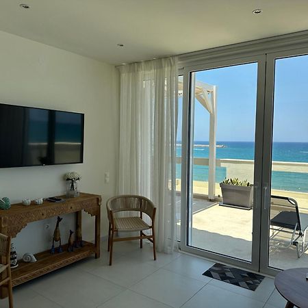 Nathalie'S Beachfront Apartment 罗希姆诺 外观 照片